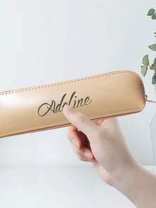 حقيبة قلم جلدية ذات لون أحادي بسيطة، سعة كبيرة، علبة قرطاسية مدرسية فاخرة وصغيرة الحجم، شعار مخصص، ضروريات العودة إلى المدرسة، لوازم مدرسية، متعددة الوظائف، زخرفية، قابلة لإعادة الاستخدام، حديثة، ملونة، جميلة، عتيقة، كرتونية، كاواييي، مخصصة، فريدة من نوعها، مناسبة للعمل/المكتب، مناسبة للاستخدام المدرسي