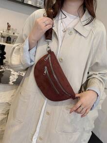 软皮女士时尚休闲腰包、马鞍包、新款百搭胸包、单肩斜挎包、旅行手机包。