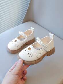 1 Pair Girls/Toddlers/Infants Fashion Heart Design Hook And Loop Non-Slip Soft Bottom Flat Shoes, Suitable For Spring/Autumn - Beige - View 4