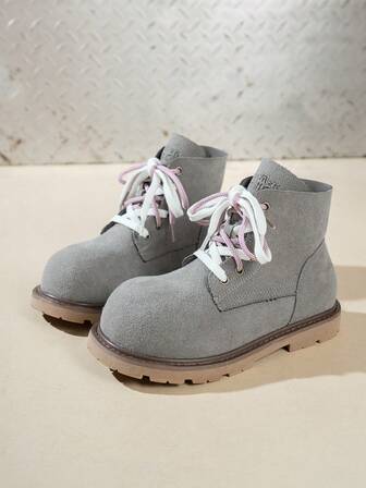 Nya damskor, mockamaterial, tjock sula, retro brittisk stil, snörning, tjock klack, ankelstövlar, modestövlar, stövlar, enfärgat lapptäcke, rund tå, bekväma och mångsidiga, lämpliga för utflykter, resor, pendling