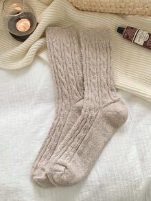 1 双女士纯色加厚保暖羊毛混纺粗针织中筒袜，适合秋冬季日常和居家穿着