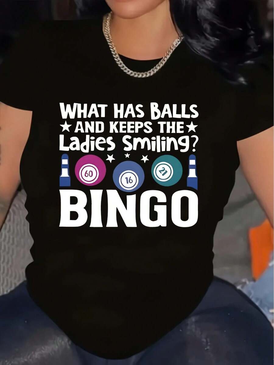 Lässiges Sommer t shirt damen tops mit kurzen Ärmeln und dem Aufdruck "What Has Balls And Keeps The Ladies Smiling? BINGO", Oversized-Schnitt, Plus Size, lässiges Sommertop, Rundhalsausschnitt, dehnbar, ideal für Sommer und Schule, auch als Cheerleading-Top oder für den Herbst geeignet. Aus reiner Baumwolle, bedruckt mit Buchstaben. Perfekt als Geschenk für Lehrerinnen. - Preto - Ver 1