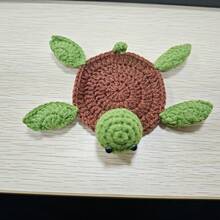 1 Handmade Crochet Green Turtle Coaster - Cute Non-Slip Table Protector For Dining Tables And Kitchens - Perfect Housewarming Gift Or Birthday Party Decoration - By WhimsyCraft, Featuring Turtle-Themed Home Decor, Quirky Woven Textures, Practical Accessories, And Durable Fabric, Perfect For A New Home - 綠色 - 查看 3