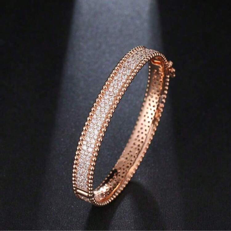 سوار نسائي راقي وأنيق مرصع بالزركون الكامل من النجوم مناسب للاستخدام اليومي والتجمعات الاجتماعية - نجمة - مشاهدة 8