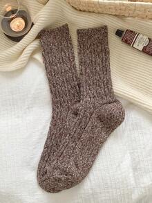 1 双女士纯色加厚保暖羊毛混纺粗针织中筒袜，适合秋冬季日常和居家穿着