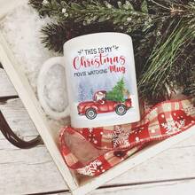 1 cană cu tematică de Crăciun, aceasta este cana mea de Crăciun cu filmul vizionând. Cadouri de Crăciun, cană amuzantă cu cacao și cafea. Cană vintage drăguță pentru iubitorii de filme, cadou de Crăciun pentru prietenii de iarnă. - Multicolor - Vizualizare 6