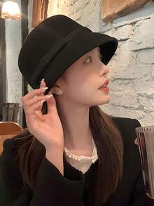 1顶新款秋冬百搭高顶帽，复古蝴蝶结高顶帽，优雅白色天鹅绒渔夫帽，时尚百搭，适合户外活动