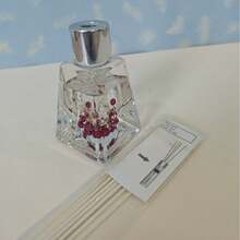 50ml Modern Aesthetic Reed Diffuser With Dried Blooms - Thoughtful Gift For Home Office Use.