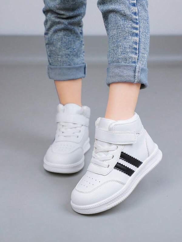 1 par de zapatos deportivos casuales de unicolor con parches de moda para niños, zapatillas blancas transpirables y cómodas para estudiantes unisex, adecuadas para primavera y otoño