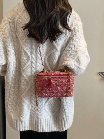 2025 Nuova borsa in lana da donna, borsa a tracolla di design di nicchia alla moda, mini borsa a scatola di alta gamma