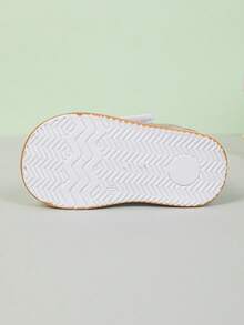 1 Paar Babyschuhe, neue Mode, weiche Sohle, atmungsaktiv, Klettverschluss, strapazierfähiges PU-Design, süß für Jungen und Mädchen, rutschfest für den Außenbereich, wasserdicht, flache Sohle, geeignet für alle Jahreszeiten