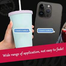 红牛“我需要一头红牛”卡通对话框贴纸 - 防水乙烯基材质，哑光防刮表面，自粘贴纸，适用于笔记本电脑、头盔、摩托车、汽车、吉他和踏板车 - 彩色 - 查看 6