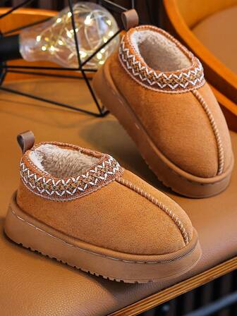 Children's Boots, Snow Boots, Autumn And Winter, Children's Middle And Large Children, Boys And Girls, Little Boys And Girls, Indoor Home Fur Shoes, Autumn And Winter 2025 New Bedroom Home Slippers, Bag With Soft Heel, Fashionable, Simple And Elegant Retro Style