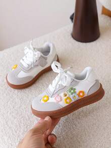 1 Pair Girls' Floral Embroidered Sneakers, New Spring/Autumn Children Soft Bottom Casual Breathable Shoes - Beige - View 2