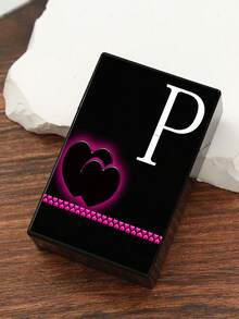 1 hộp đựng thuốc lá chữ đen, đựng được 20 điếu thuốc, phụ kiện hút thuốc chống thấm nước và chống đè bẹp, phong cách ngọt ngào và sành điệu, có 26 mẫu thiết kế, phù hợp cho cả nam và nữ, ý tưởng quà tặng tuyệt vời cho mọi mùa - màu đen - Xem 10