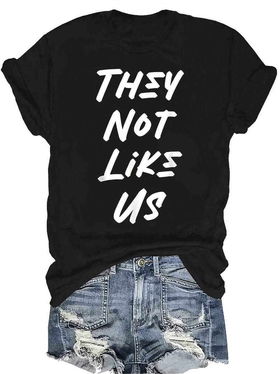 Camiseta con estampado "They Not Like Us" para mujer y unisex, de verano, casual, transpirable, con cuello redondo, manga corta, estilo urbano y versátil, adecuada para adolescentes y adultos - Negro - Ver 1