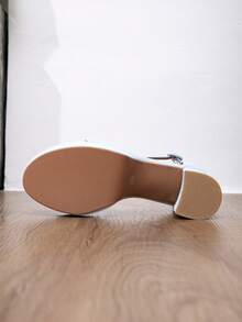 Sandálias de Salto Alto Romano de Plataforma Impermeável com Salto Grosso e Tira de Couro Macio para Festa e Banquete de Moda para Mulheres