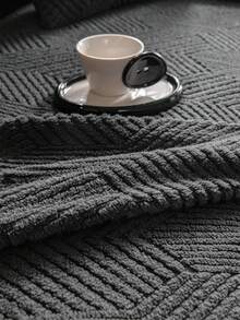 1 件双色提花毛绒沙发套，弹性柔软温暖冬季，宠物友好防滑防尘，适合单人/双人沙发/3 人座/4 人座沙发，包含 1 个配套枕套