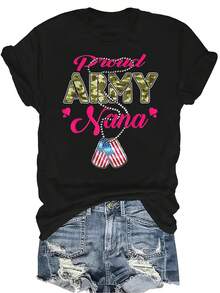 Camiseta de mujer y unisex de manga corta, cuello redondo, casual, transpirable y versátil con estampado de etiquetas de perro con bandera de EE. UU. y camuflaje que dice "Proud Ar-My Nana", adecuada para adolescentes y adultos - Negro - Ver 1