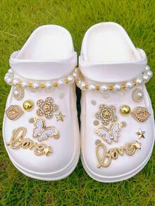 16 Stücke goldene Mode ABS Perlenkette, Lippe, Buchstabe, Schmetterling, Blume, Stern, goldene Perlen Schuhclips zum Selbermachen, multifunktionale Schuhclips Accessoires für Damensandalen, Pantoffeln, Strandtaschen, geeignet als Geschenk für Feiertage und Geburtstagsfeiern