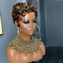 Kręcone krótkie peruki z ludzkich włosów dla czarnoskórych kobiet, peruka z fryzurą pixie dla kobiet, peruka z ludzkich włosów pixie dla kobiet, brak koronki z przodu, pełna maszynowo wykonana, 4/27 kolorów, krótkie peruki dla czarnoskórych kobiet, peruki z warstwową fryzurą pixie z grzywką, kostiumy na Halloween z ludzkich włosów, do codziennego użytku