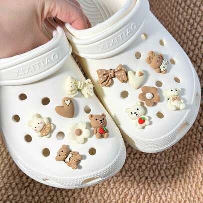 12 件可爱动物和花卉鞋饰套装 - 可爱的熊、兔子、心形和蝴蝶结设计，柔和的色彩，耐用的 ABS 材质 - 非常适合 DIY 鞋定制和时尚配饰