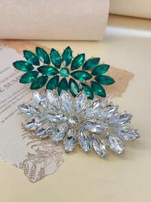1pc Luxury Crystal Flower Brooch, Elegant Women's Scarf Clip, Versatile Accessory For Clothes, Shoes, Bags, Suits, Hats - White - View 3