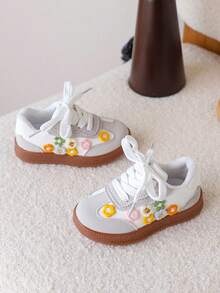 1 Pair Girls' Floral Embroidered Sneakers, New Spring/Autumn Children Soft Bottom Casual Breathable Shoes - Beige - View 3