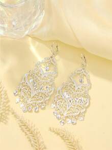 1 par de pendientes de borla hueca elegante de aleación, pendientes largos colgantes de novia marroquí, pendientes de estilo palacio francés vintage, accesorios esenciales para fiestas y festivales de mujeres argelinas