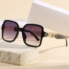 Oversized Women's Fashion Fashion Glasses, Metal Glasses, Summer Holiday Travel Beach Accessories, Fashionable Geometric Full Frame Retro Personalized Fashion Glasses For Women, Suitable As Holiday Gift, Street Style, Beach Vacation, Date Outfit Accessory, Fashion Item