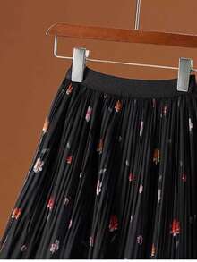 Đầm maxi xếp ly hoa thanh lịch dành cho nữ của LuminousWealth - Họa tiết hoa nhiều màu sắc, eo cao, thiết kế suôn mềm, phù hợp cho mọi mùa, chân váy cạp cao, tuyệt vời cho trang phục hàng ngày, lễ hội và tiệc tùng. - màu đen - Xem 2