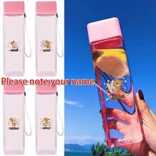 زجاجة مياه شفافة سعة 500 مل مع تصميم اسم/نص مخصص، زجاجة مياه رياضية محمولة وكأس للشرب، أدوات مطبخ محكمة الإغلاق، اكسسوارات أدوات شرب خفيفة الوزن للسفر والخارج، مبتكرة بحرف أولي كرتوني لصبي وفتاة للعودة إلى المدرسة