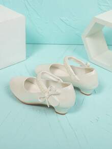 魅力升级！时尚跨界少女鞋，精致小高跟引领校园风