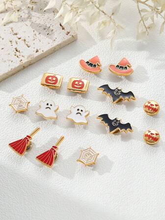 14 件万圣节 DIY 镂空木屐饰物，包括蝙蝠、幽灵、扫帚、南瓜、蜘蛛网等。奢华可拆卸鞋饰适用于凉鞋、花园鞋、生日礼物、节日礼物