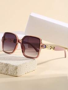 Oversized Women's Fashion Fashion Glasses, Metal Glasses, Summer Holiday Travel Beach Accessories, Fashionable Geometric Full Frame Retro Personalized Fashion Glasses For Women, Suitable As Holiday Gift, Street Style, Beach Vacation, Date Outfit Accessory, Fashion Item