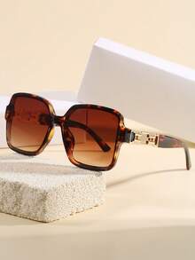 Oversized Women's Fashion Fashion Glasses, Metal Glasses, Summer Holiday Travel Beach Accessories, Fashionable Geometric Full Frame Retro Personalized Fashion Glasses For Women, Suitable As Holiday Gift, Street Style, Beach Vacation, Date Outfit Accessory, Fashion Item