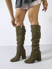Timesize Giày bốt mùa đông cho nữ, Giày bốt cao đến đầu gối thanh lịch cho quý cô, Giày bốt kaki, Giày bốt cao đến đầu gối, Giày bốt cao bồi, Giày bốt đế xuồng, Giày cô dâu, Giày bốt mùa đông, Giày bốt nữ, Giày bốt gót cao, Giày bốt cao gót siêu cao, Thiết kế nếp nhăn ngẫu nhiên - Màu Khaki - Xem 3