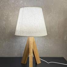 1 قطعة مصباح طاولة خشبي، مصباح مكتب بسيط يعمل بالطاقة USB، إضاءة طاولة LED بإضاءة محيطية دافئة، تحكم بزر، غطاء مصباح من القماش، للقراءة والنوم وديكور غرفة النوم والمكتب المنزلي، قاعدة ثلاثية الأضلاع