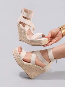 女士休闲帆布坡跟凉鞋，米色露趾踝带厚底鞋，拉链开合，夏季时尚休闲系带凉鞋