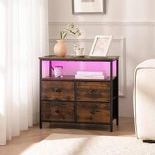 Owii Mesita de Noche Moderna con Carga y 4 Cajones de Tela, Nochero LED 3 Niveles con Estantería,Mesa Auxiliar de Madera para Dormitorio, Sala u Oficina 62*30*60CM (Negro) - Marrón - Ver 11