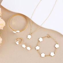 5 件优雅商务设计奢华经典闪亮四叶草手链、项链、戒指、耳环首饰套装，适合女性日常佩戴、派对、户外狂欢节、圣诞节，完美的节日礼物 - 彩色 - 查看 2