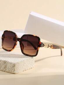 Oversized Women's Fashion Fashion Glasses, Metal Glasses, Summer Holiday Travel Beach Accessories, Fashionable Geometric Full Frame Retro Personalized Fashion Glasses For Women, Suitable As Holiday Gift, Street Style, Beach Vacation, Date Outfit Accessory, Fashion Item