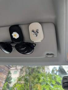 磁性汽车遮阳眼镜夹 - 可爱雏菊设计，爱心风格时尚眼镜带强磁支架，汽车配件（黑色），汽车配件 | 趣味设计 | 磁性固定，汽车时尚眼镜夹 - 彩色 - 查看 8