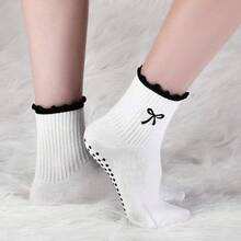 Non Slip Pilates Socks For Women - Cute Ruffle Yoga Socks With Grip, Embroidery Pattern - 黑色 - 查看 3