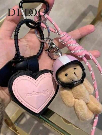 Dedoo 头盔熊吊坠。皮革心形包包挂饰。登山绳钥匙扣，适合女孩礼物，手机挂件玩具礼物装饰收藏配件，可赠送给家人、朋友、男女朋友、情侣礼物