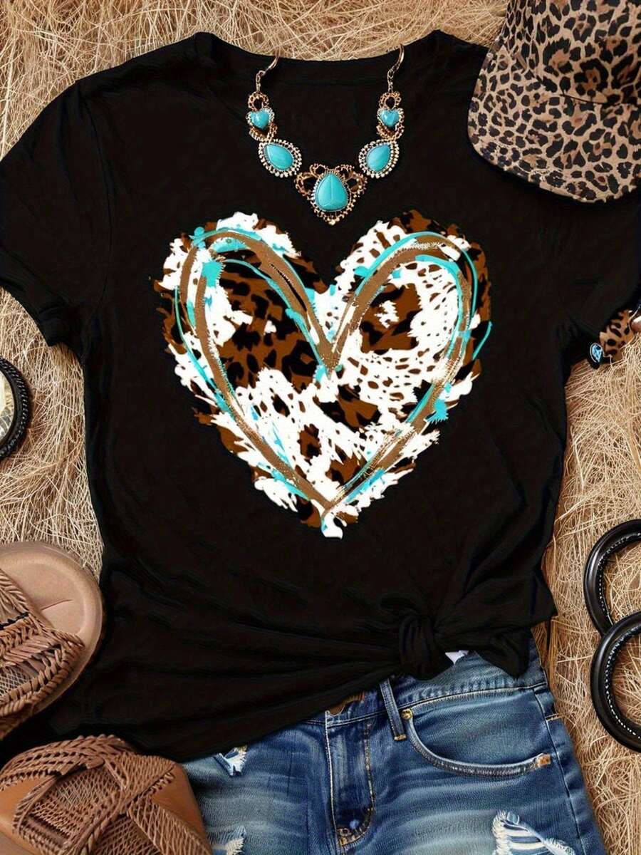 Plus Size Women's Adventure Graphic Tee - Turquoise & Leopard Print Heart Design, Soft Stretch Crew Neck Short Sleeve T-Shirt, Machine Washable Casual Top For Spring Summer Fall, Ladies T Shirts, Seasonal Wardrobe Staple, Statement Fashion, Comfortable Fit, Fashionforward Women - màu đen - Xem 1