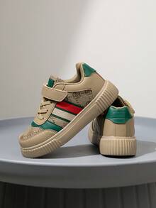 儿童休闲运动鞋，软底防滑圆头低帮，轻便舒适，可调节魔术贴搭扣，适合儿童户外活动和日常上学穿着，四季皆宜。 - 杏色 - 查看 8