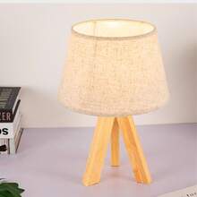 1 قطعة مصباح طاولة خشبي، مصباح مكتب بسيط يعمل بالطاقة USB، إضاءة طاولة LED بإضاءة محيطية دافئة، تحكم بزر، غطاء مصباح من القماش، للقراءة والنوم وديكور غرفة النوم والمكتب المنزلي، قاعدة ثلاثية الأضلاع