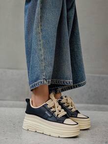 DareSee 女童休闲鞋，加厚鞋底增高，耐磨PU皮鞋面，简约风格，适合秋季穿着，百搭圣诞节冬季圣诞礼物 - 黑色 - 查看 4