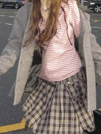 条纹翻领 Polo 领长袖 T 恤女款，修身休闲宽松上衣